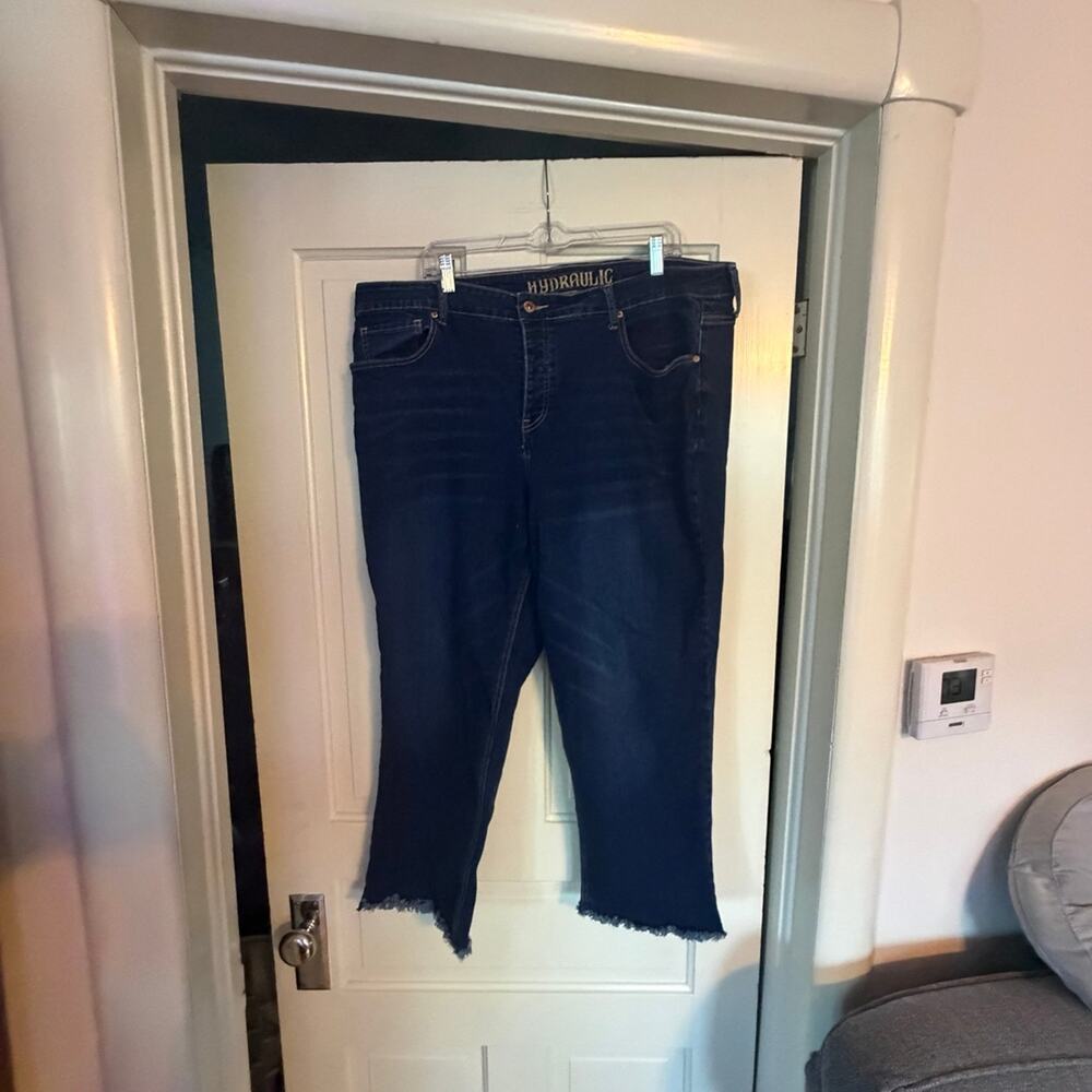 Hydraulic Raw Hem Cropped Jeans Size 24W